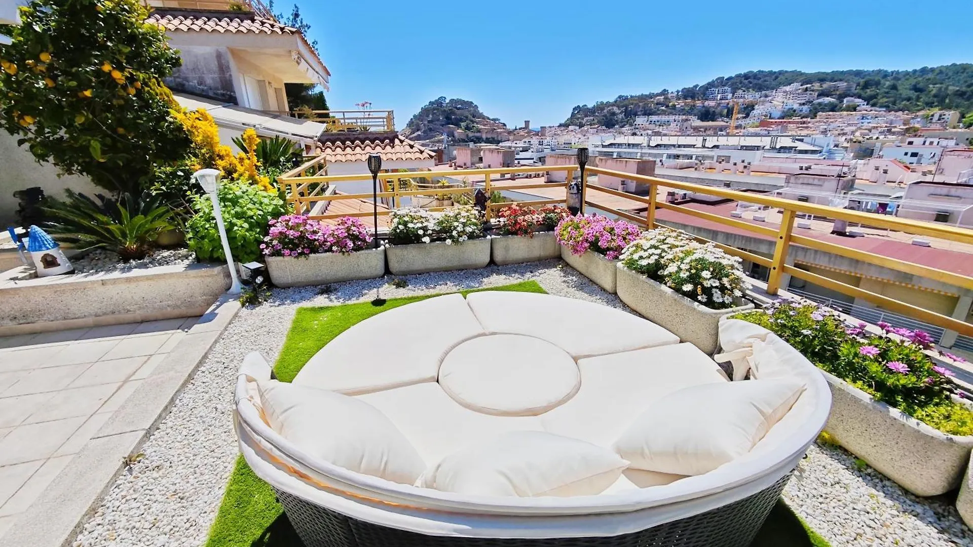 Apartment Luna Tossa De Mar With Jacuzzi, 5Mins Walking To The Beach, Sea And Castle View Big Terrace Spanje