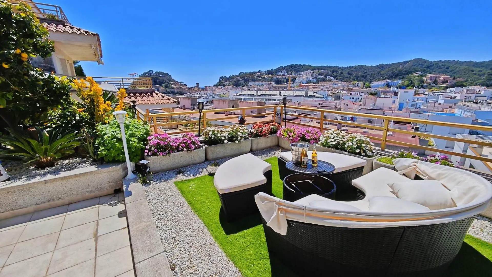 Apartment Luna Tossa De Mar With Jacuzzi, 5Mins Walking To The Beach, Sea And Castle View Big Terrace Spanje